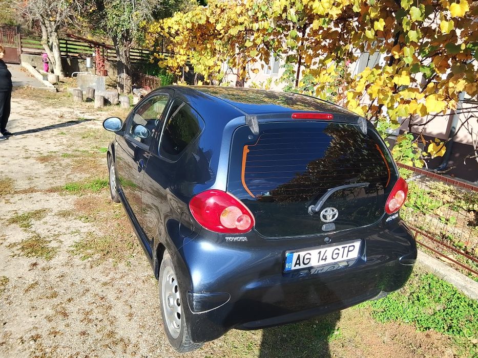 Vând Toyota aygo