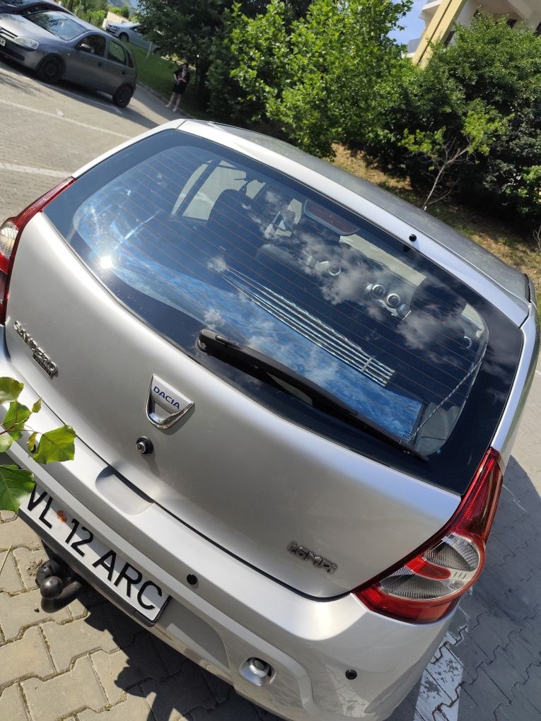 Vând Dacia Sandero Laureate