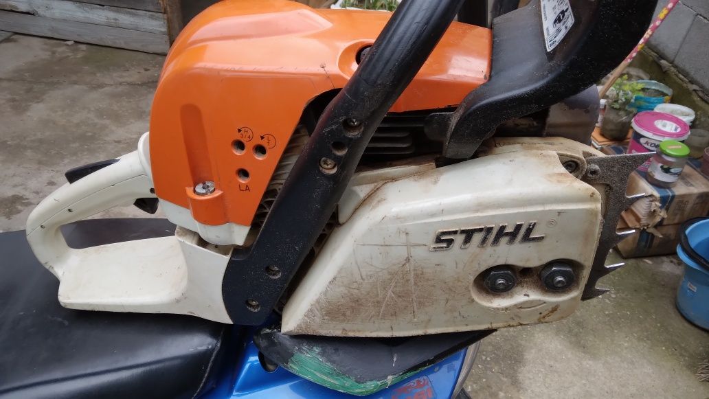 Vând Sthil 391 sau schimb  cu huswarna +-