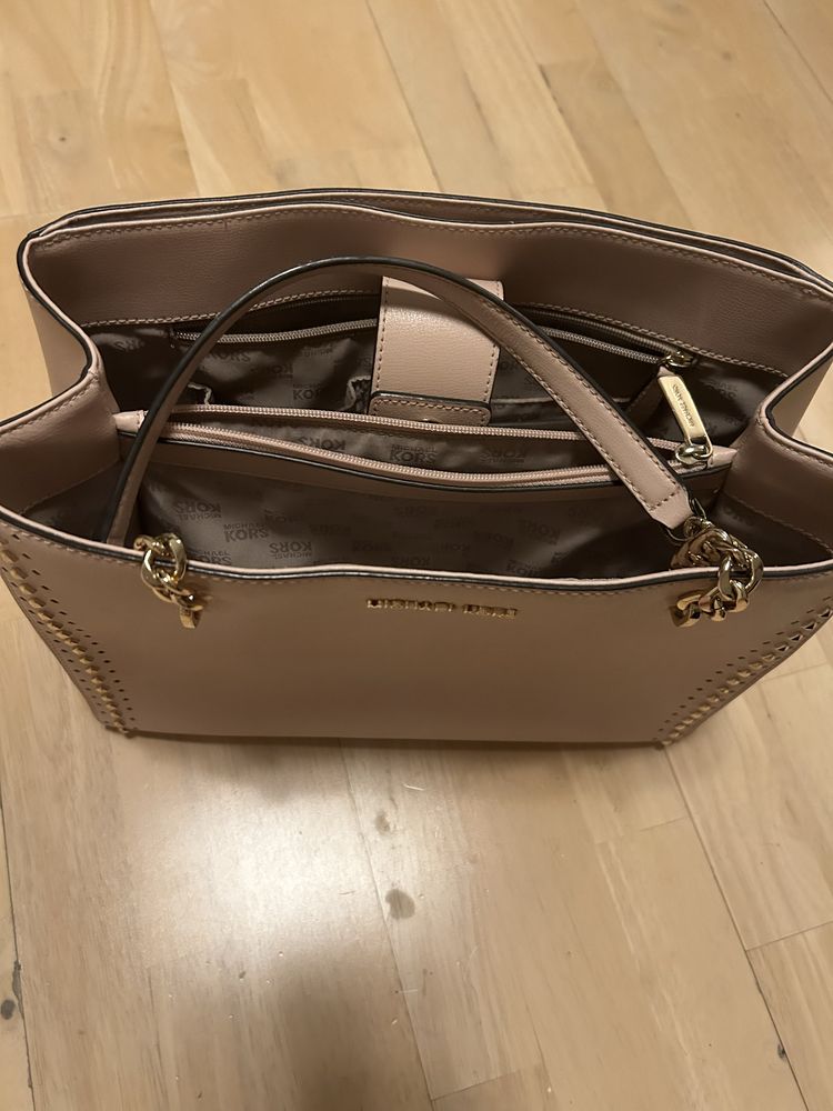 Michael Kors чанта