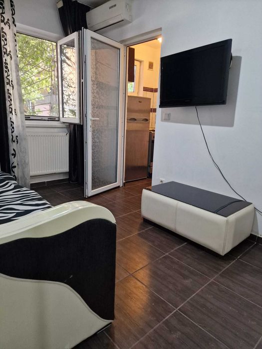 Inchiriez garsoniera