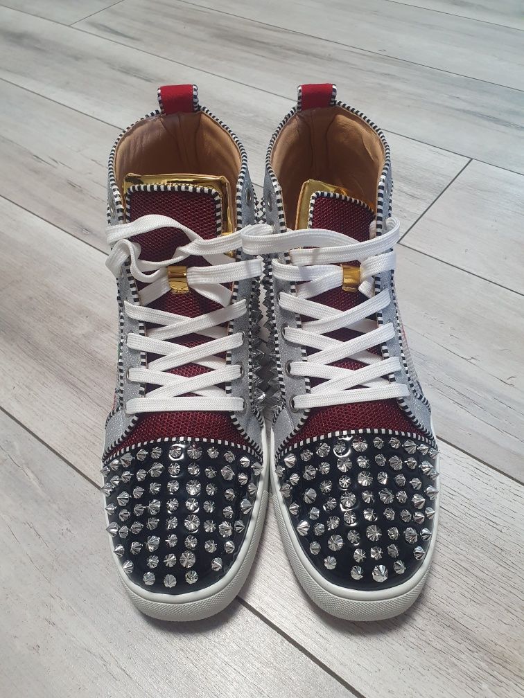 Vând Adidasi LOUBOUTIN