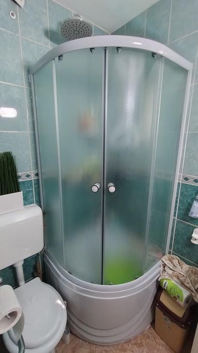 Cabina de dus cu cada