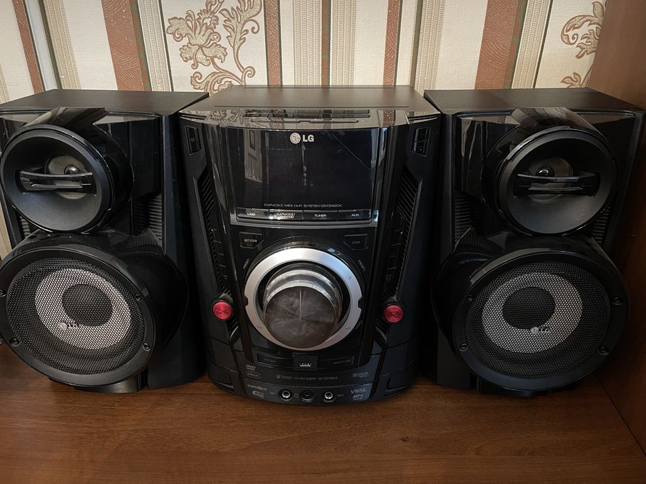 Музыкальный центр LG