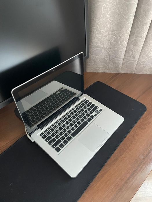 Продам Macbook pro  2012 года