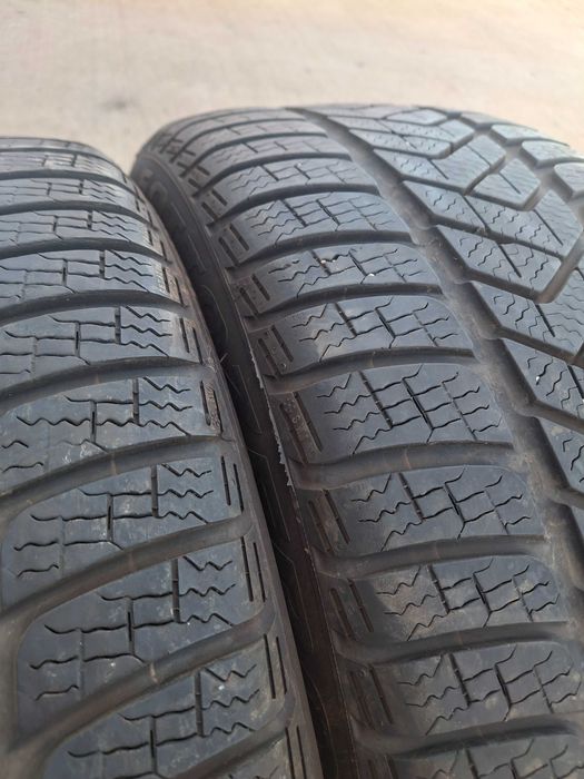 2бр. зимни гуми 245/40/18 Pirelli DOT 2222