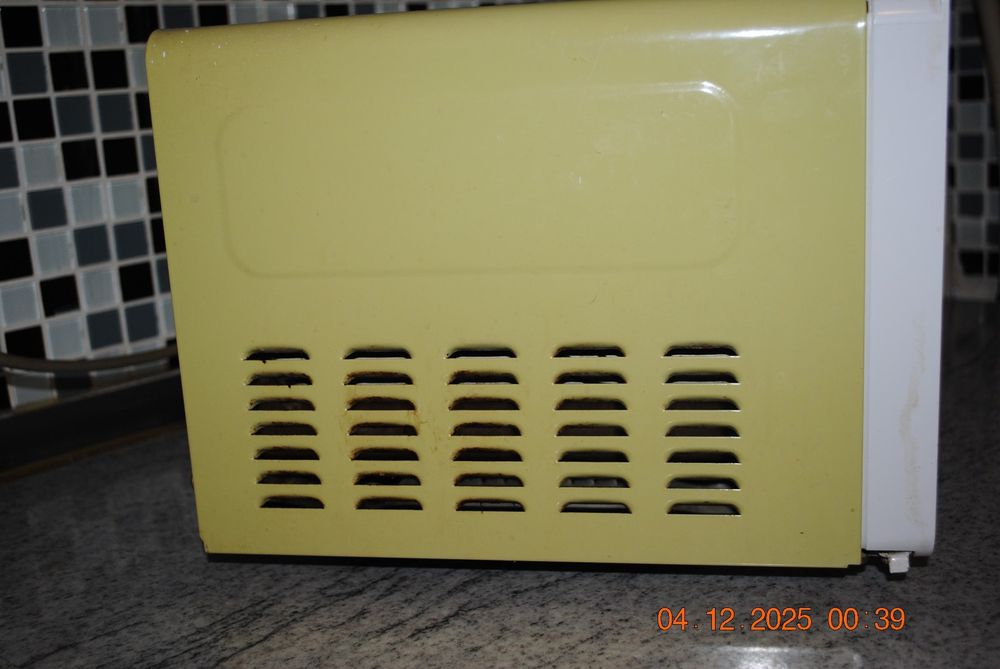 Cuptor microunde Daewoo incorporabil