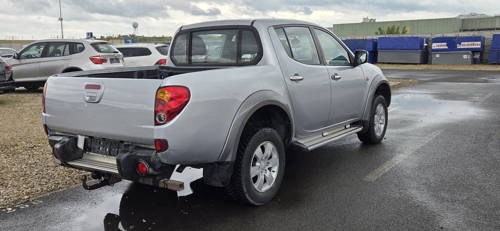 Mitsubishi L 200 climatronic 4x4 Cutie de viteza automată