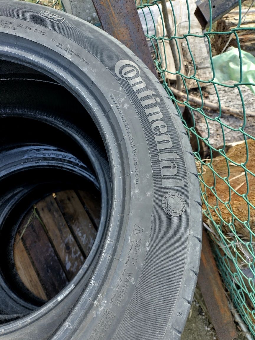 235 55 R19 W Continental