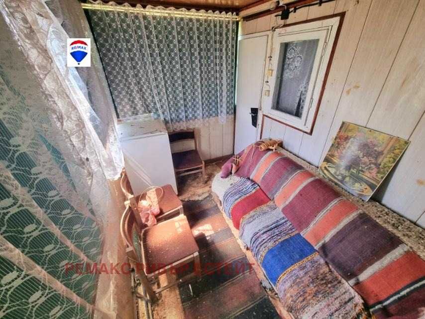 Вила с дворно място местност Мерата, в.з. Средна кула