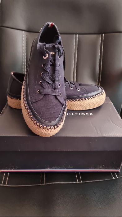 Vand espadrile de la tommy hilfiger