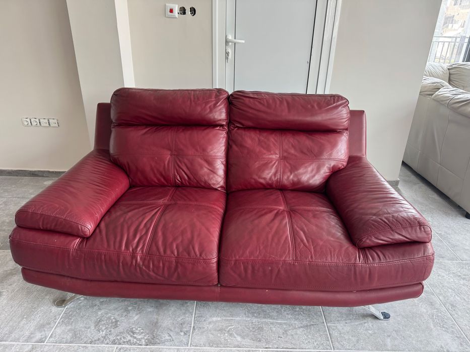 Мебели Кожен диван цвят червен