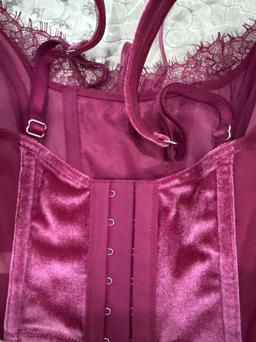 Victoria’s Secret, bustiera noua cu ericheta