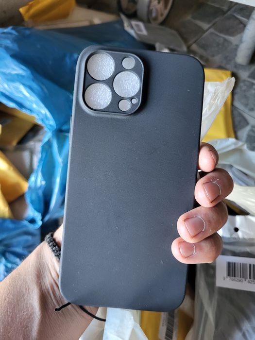 Huse iphone aproximativ 150 bucati