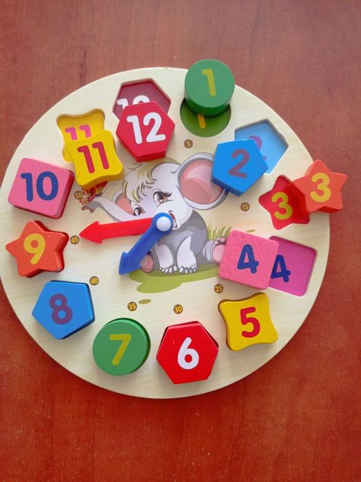 Детски интерактивен дървен часовник