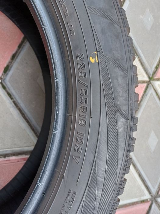 Vând 2 anvelope de iarna 225 55 r18 FALKEN aproape noi din 2021