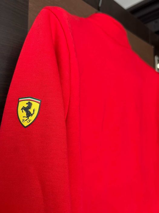 Jacheta sport/ bluza Ferrari editie limitata