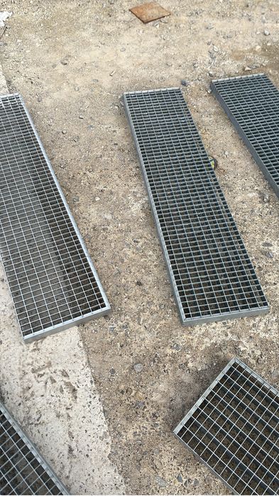 Grilaje zincate trepte zincate