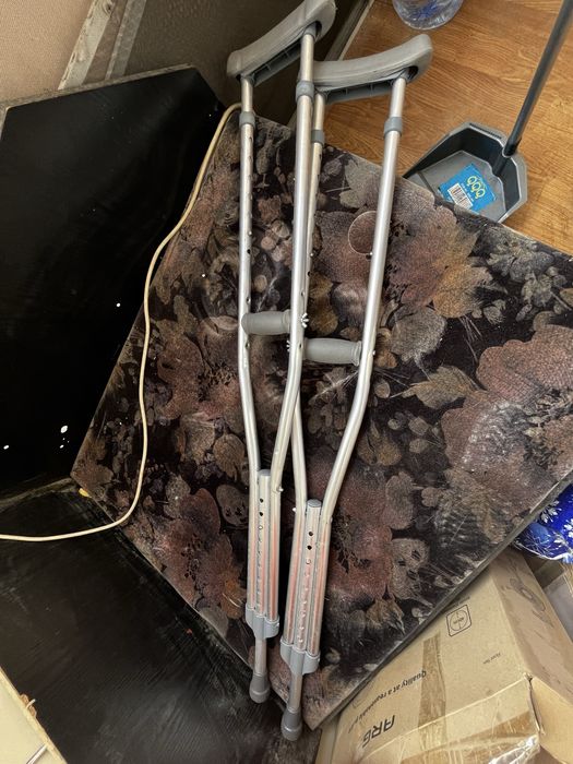 Костыли регулируемые