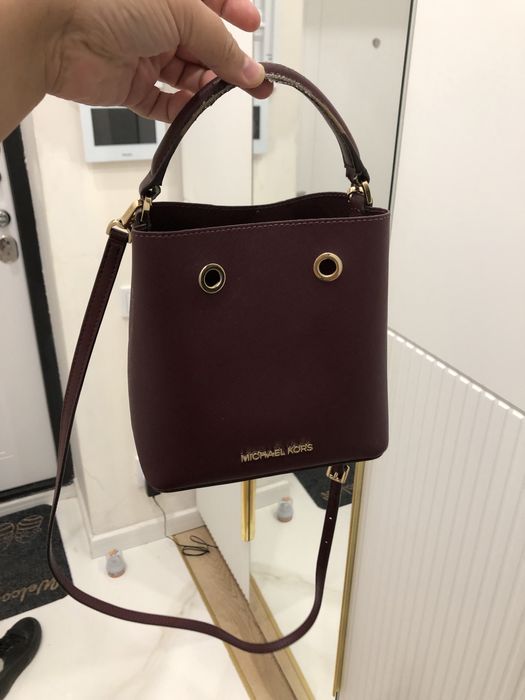 Продам очень дешево сумку Майкл Корс, оригинал.