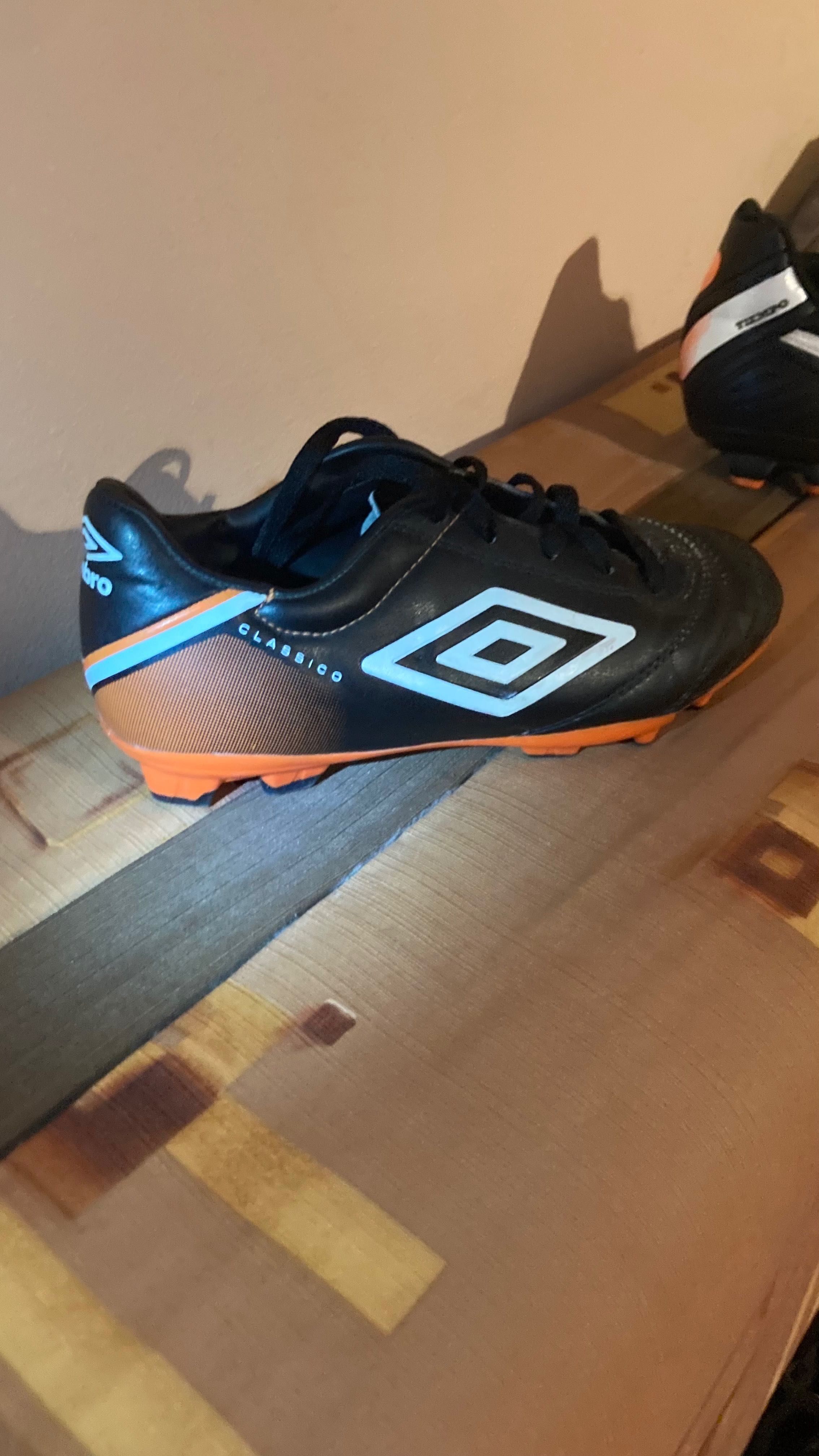 Детски спортни маратонки за футбол nike umbro