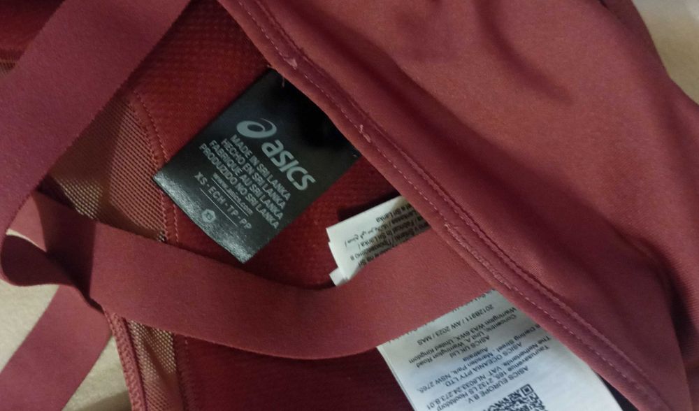 ASICS Accelerated Bra бюстие за бягане и фитнес ново с етикет