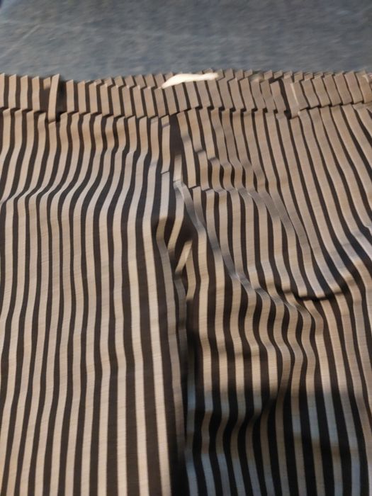 Bluza Zara, marimea L, model deosebit si pantaloni H&M