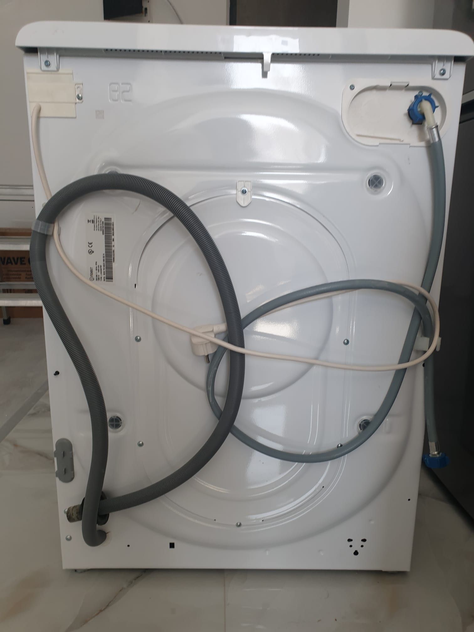 Masina de spalat rufe cu uscator Indesit INNEX