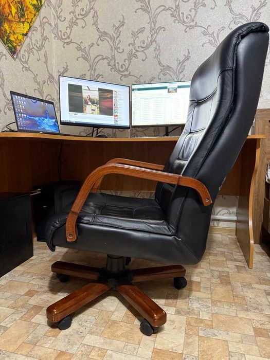 кресло офисное в кабинет