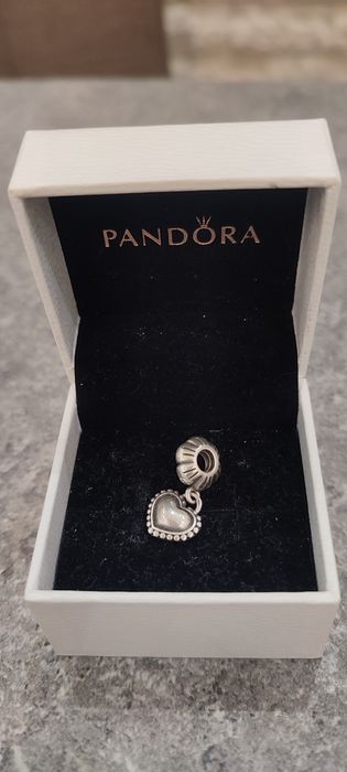 Талисман Pandora  + подарък 4 талисмана