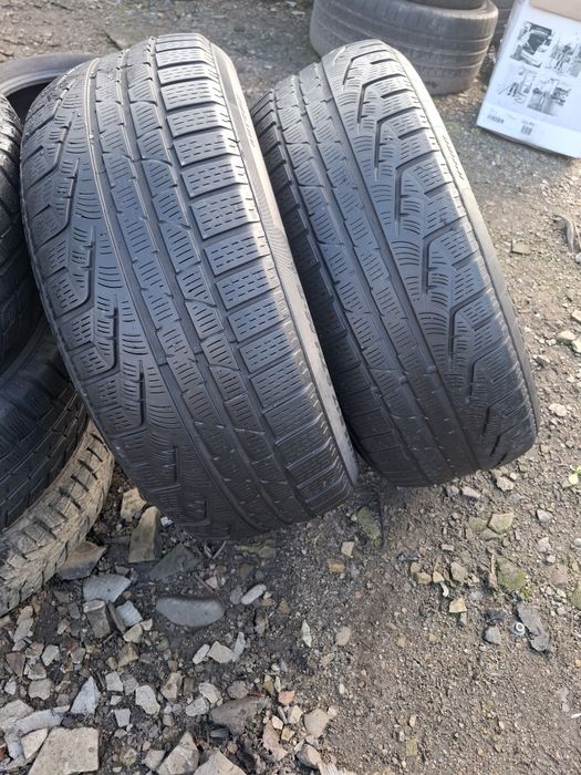 Vand 2 anvelope 225 55 17 pireli de iarna bune