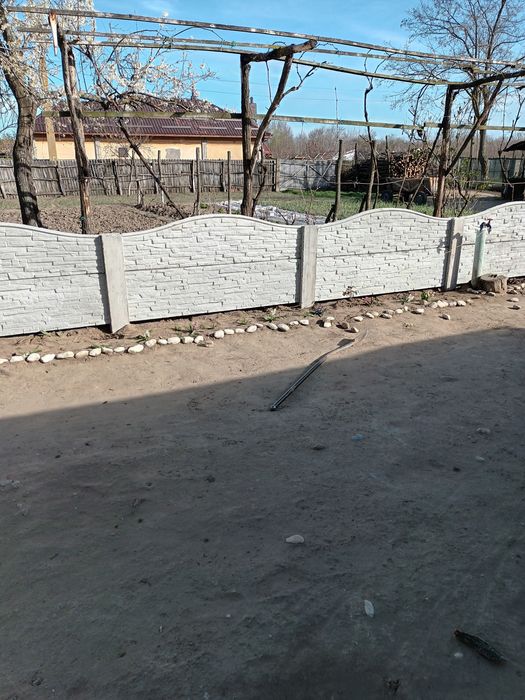 gard de beton  cu transport și montaji