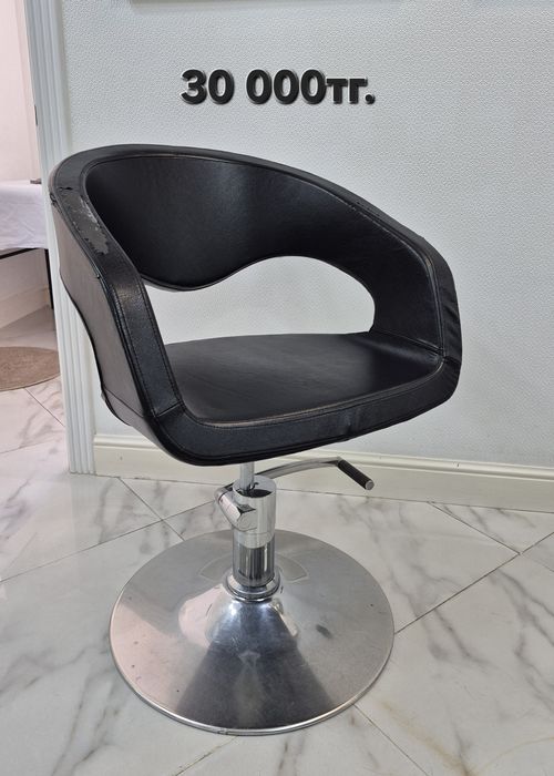 Кресло для салона и парикмахерской б/у