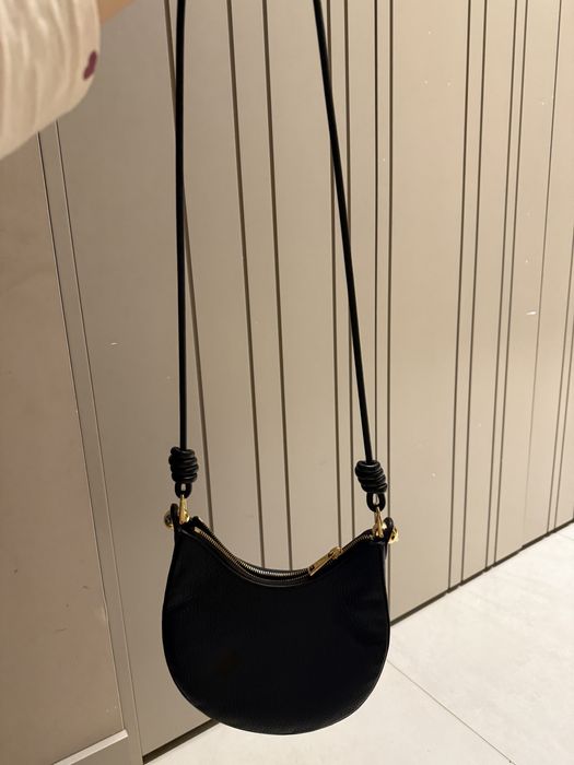 Черна кожена чанта Furla