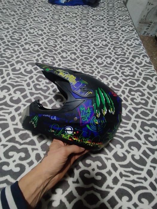 Продам мотошлем