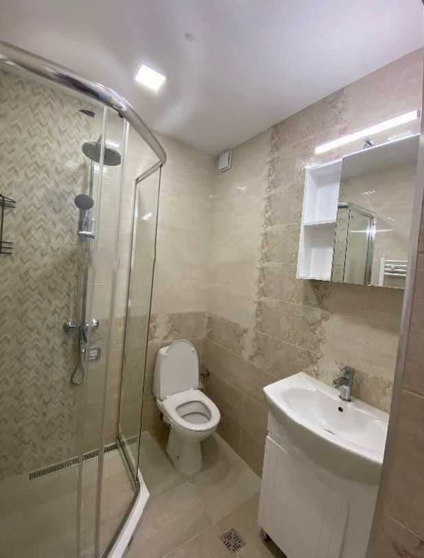 Дава се под наем Тристаен апартамент в София, Хладилника - 106 кв.м за 499.8 € - Снимка #3