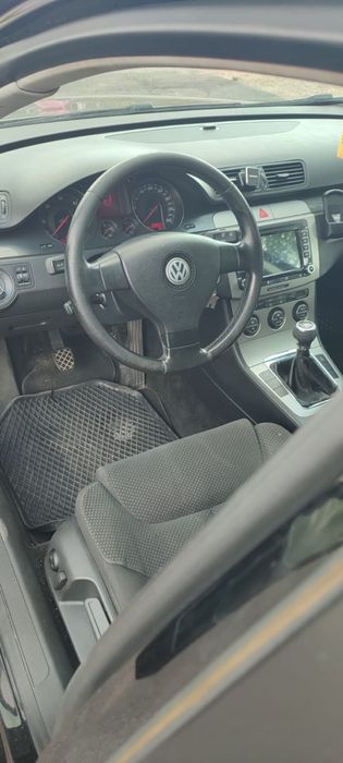 Se vinde Passat B6