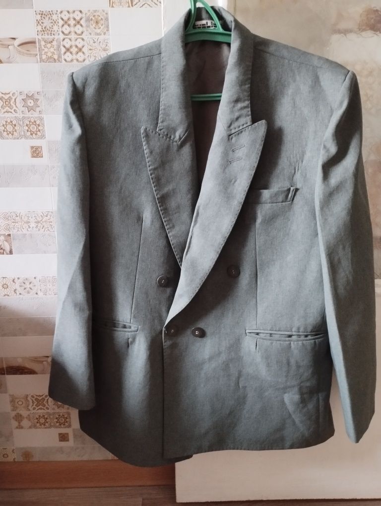 Продам костюм размер 48-50