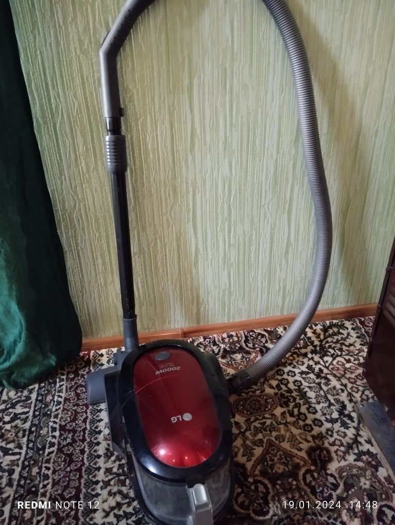 Пылесос LG 2000W