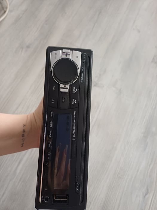 Vând casetofon MP3/FM/USB/SD PLAYER