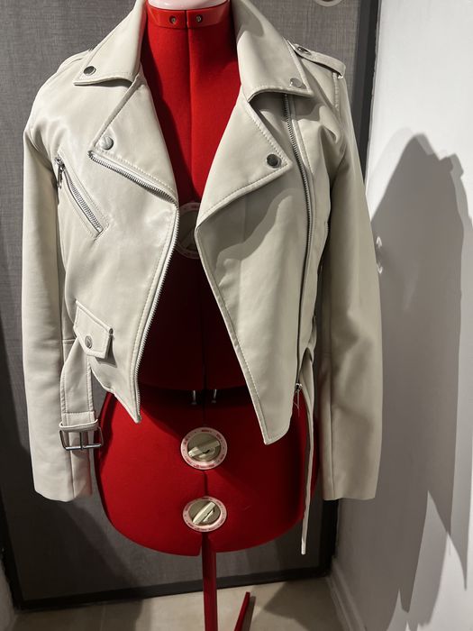 Geaca piele Stradivarius Crem marime S