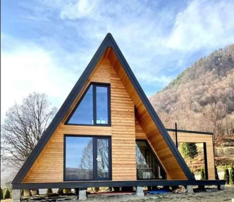 Vand case din panouri sandwich