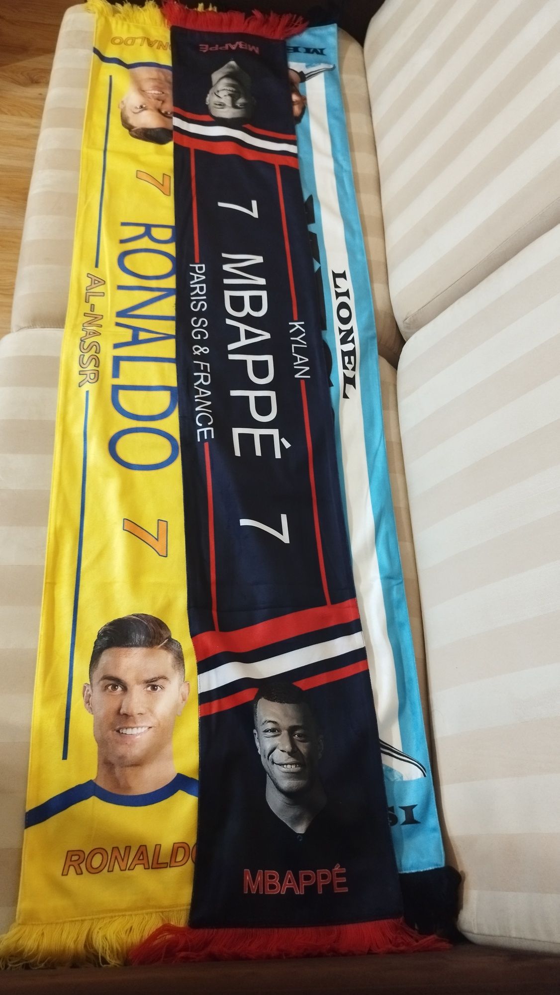Футболни шалове Роналдо, Меси, Мбаппе (Ал Насър, Аржентина, PSG)