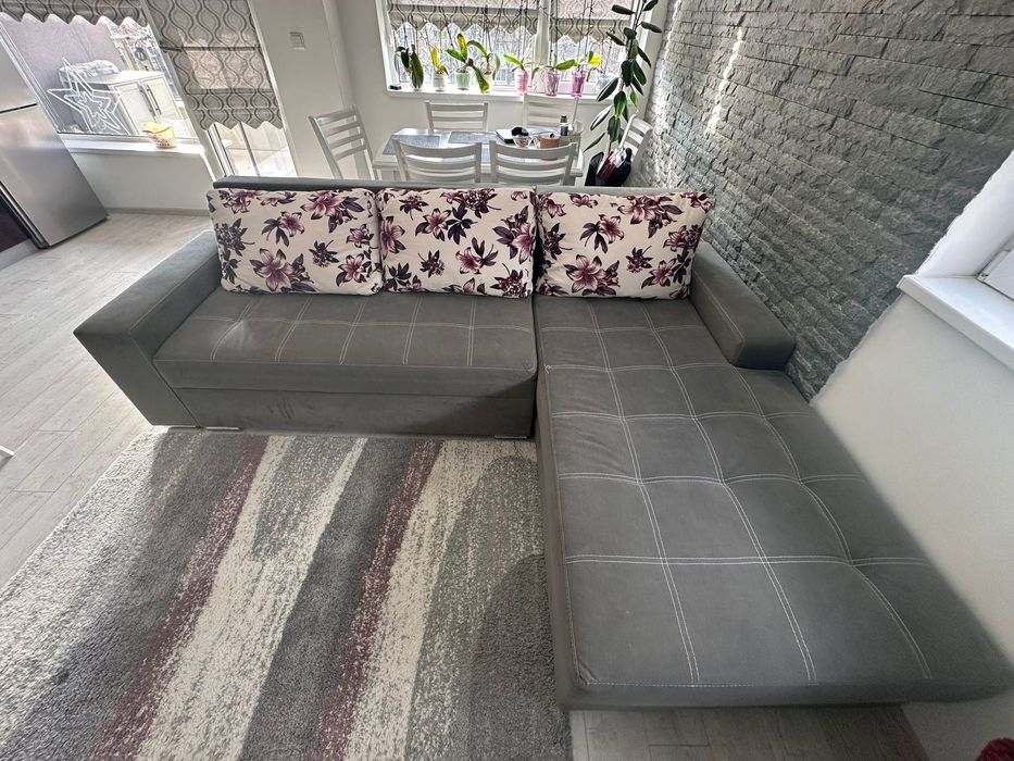 Разтегателен диван