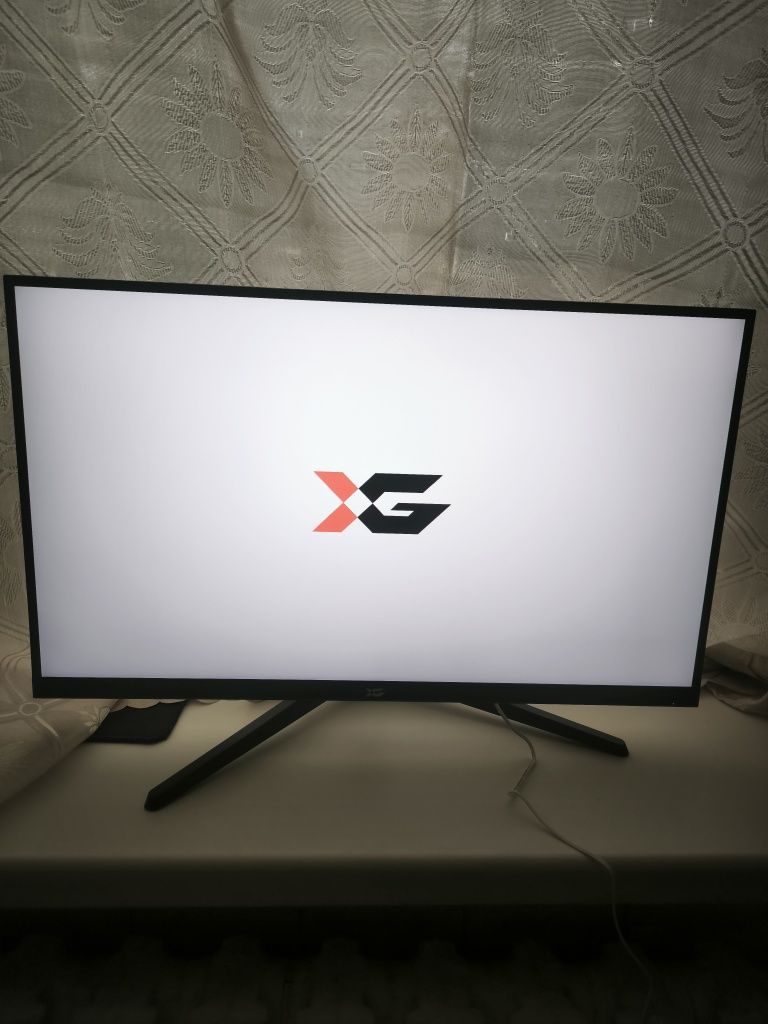 Монитор новый 27"