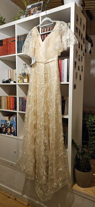 Rochie mireasă crem nouă