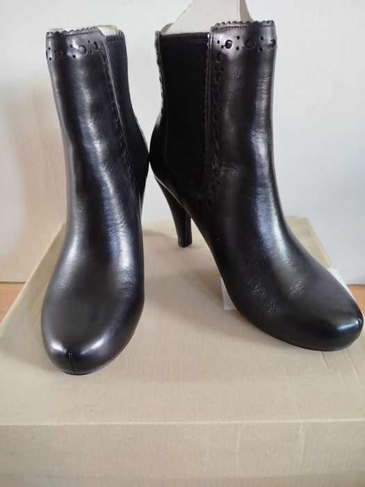 Дамски боти Clarks