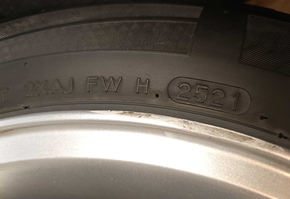 Джанти Опел 15 със зимни  гуми Hankook I*Cept RS2 175/65/15
