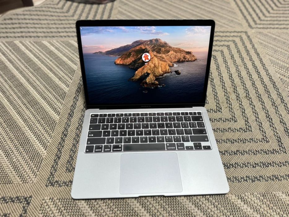Макбук эйр 2020, 256 гигабайт core i3