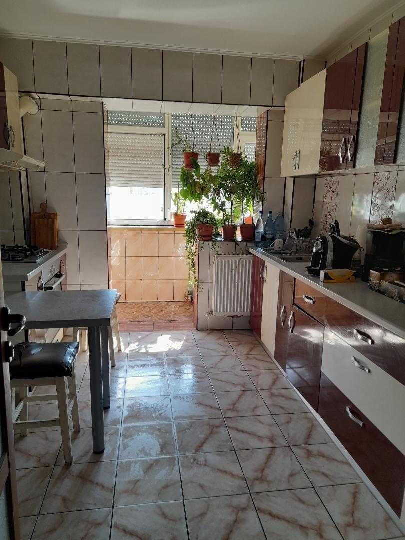 Apartament 3 camere decomandat Obor Piata Microhala